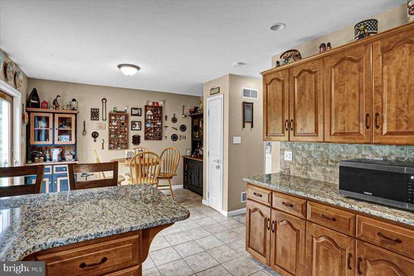 32 HENNE RD, Bernville, PA 19506