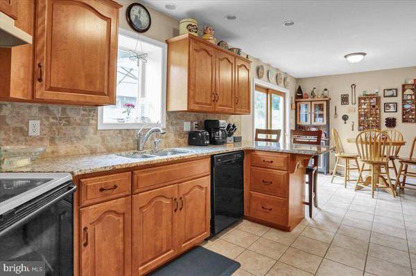 32 HENNE RD, Bernville, PA 19506