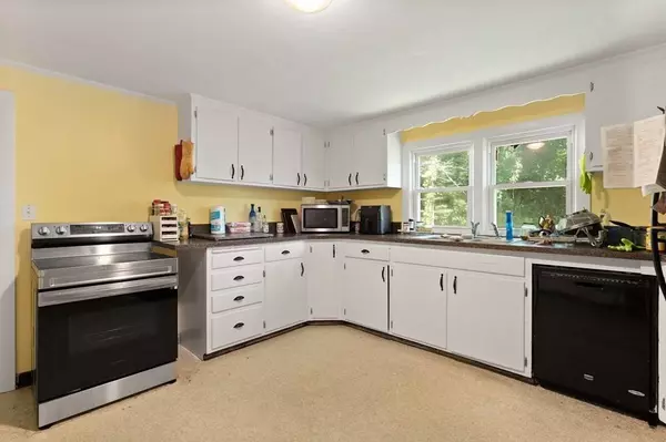 56 Ipswich Rd, Topsfield, MA 01983