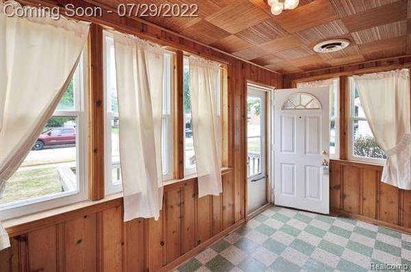 27112 Hampden Street, Madison Heights, MI 48071