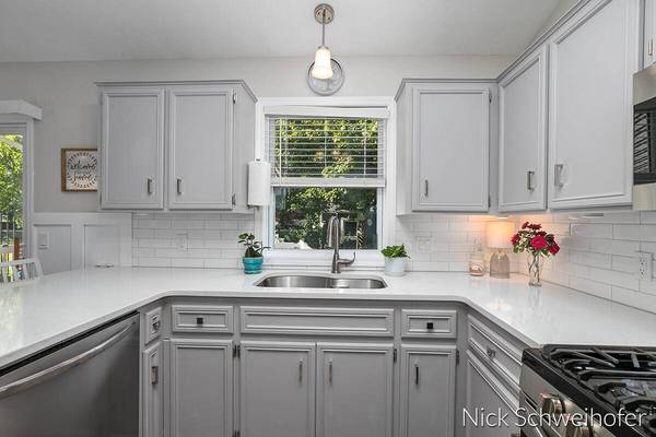 2426 Dewberry Drive, Grand Rapids, MI 49505