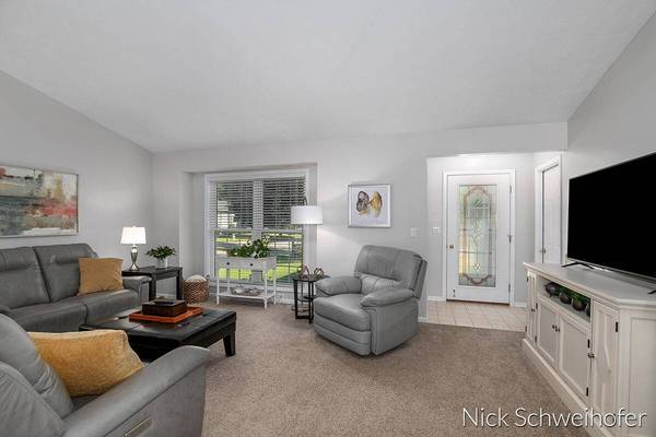 2426 Dewberry Drive, Grand Rapids, MI 49505