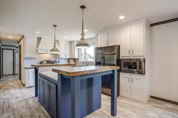 5326 Midway Road, Weatherford, TX 76085