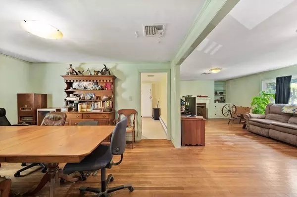 56 Ipswich Rd, Topsfield, MA 01983