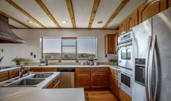 225 RIO BRAVO DR, White Rock, NM 87547