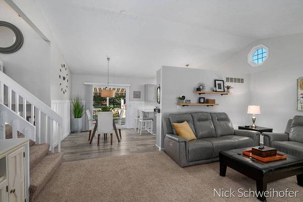 2426 Dewberry Drive, Grand Rapids, MI 49505