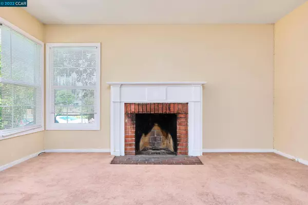 2290 Acacia Dr, Concord, CA 94520