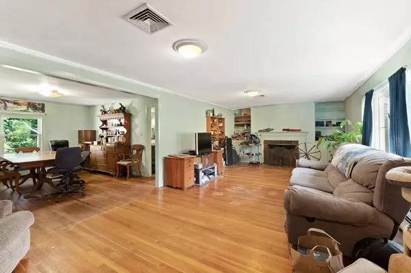 56 Ipswich Rd, Topsfield, MA 01983