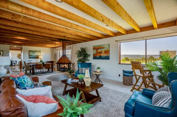 225 RIO BRAVO DR, White Rock, NM 87547