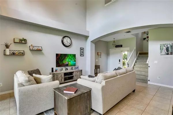 2272 WEKIVA VILLAGE LN, Apopka, FL 32703