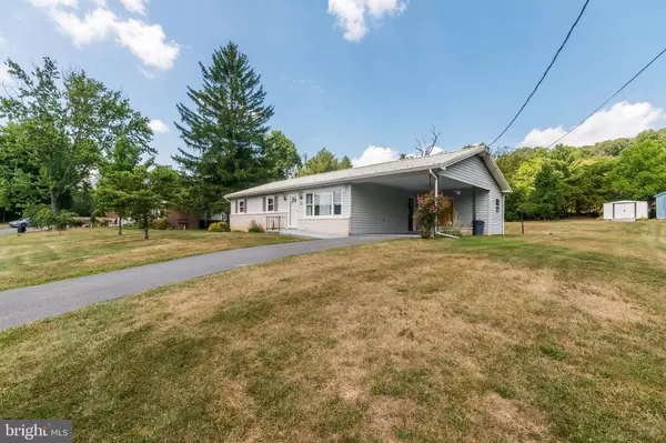 26 RUMSEY LN, Berkeley Springs, WV 25411