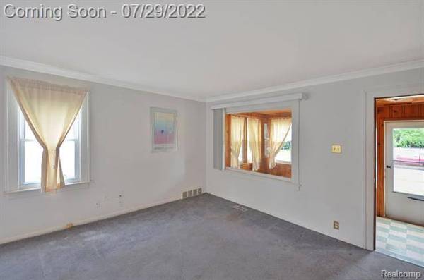 27112 Hampden Street, Madison Heights, MI 48071