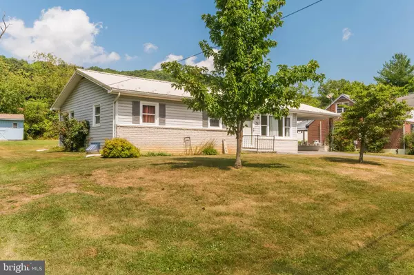 26 RUMSEY LN, Berkeley Springs, WV 25411