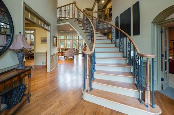 945 Pleasant Hollow TRL, Milton, GA 30004