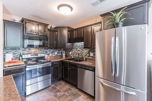 1992 General Neyland Dr, Clarksville, TN 37042