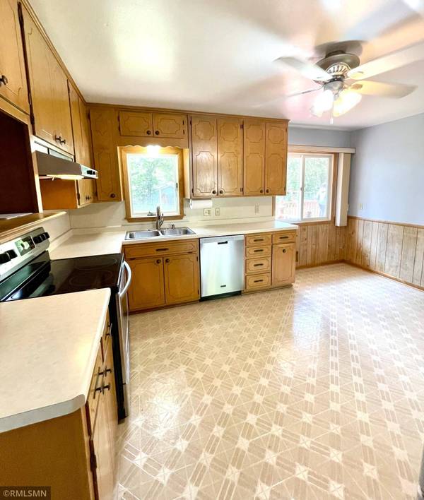 136 Kingston AVE, Maplewood, MN 55117