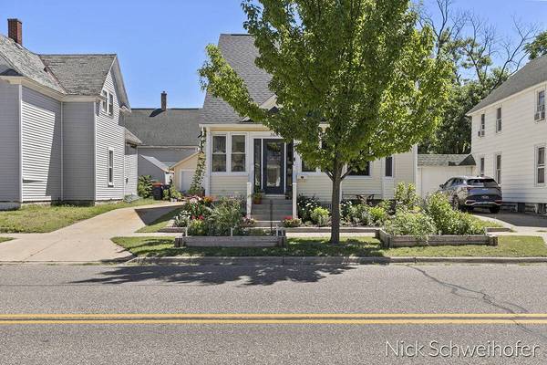 365 Maple Avenue, Holland, MI 49423