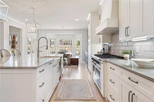 910 Pleasant Hollow TRL, Milton, GA 30004