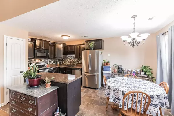 1992 General Neyland Dr, Clarksville, TN 37042