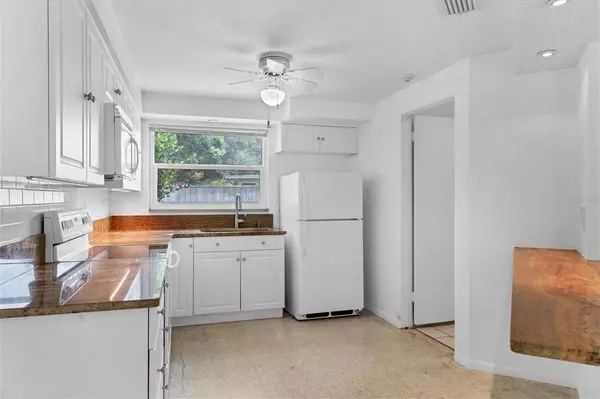 2708 CROTON AVE, Sarasota, FL 34239