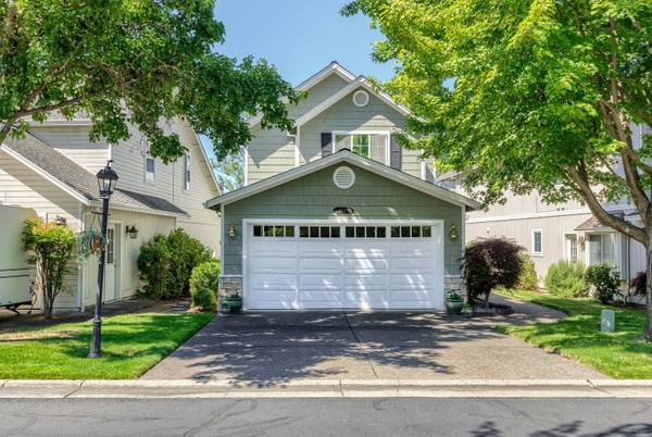 3579 South Village DR, Medford, OR 97504