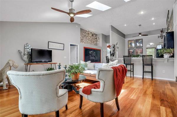 330 BENTLEY ST, Oviedo, FL 32765