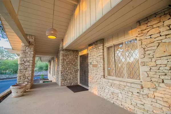 3919 CRESTRIDGE DR, San Antonio, TX 78229-4726