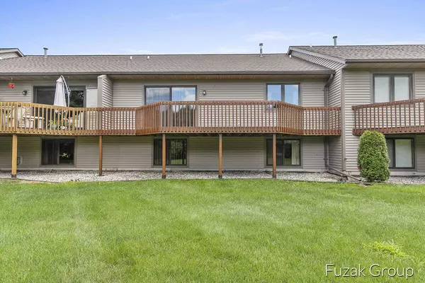 9161 S Maple Lake Drive #74, Zeeland, MI 49464