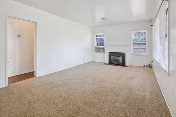 2341 18th Avenue, Kingsburg, CA 93631