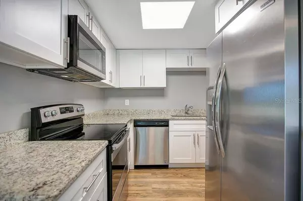 252 COLOMBA RD, Debary, FL 32713