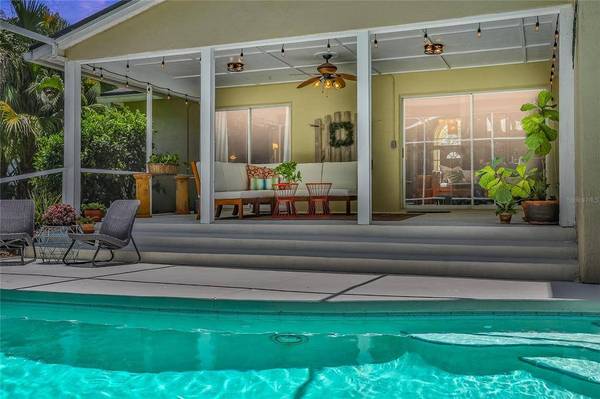 330 BENTLEY ST, Oviedo, FL 32765