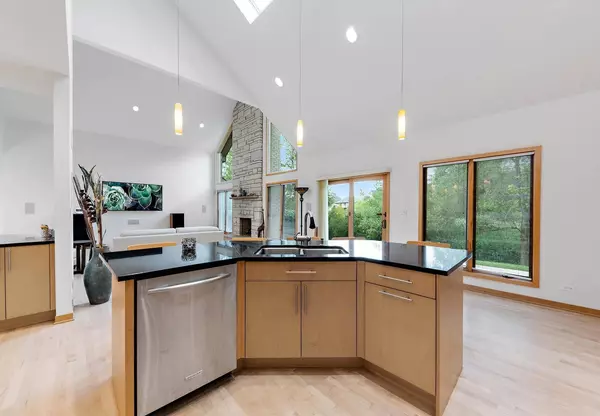 12165 Oxford Court, Lemont, IL 60439