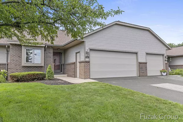9161 S Maple Lake Drive #74, Zeeland, MI 49464