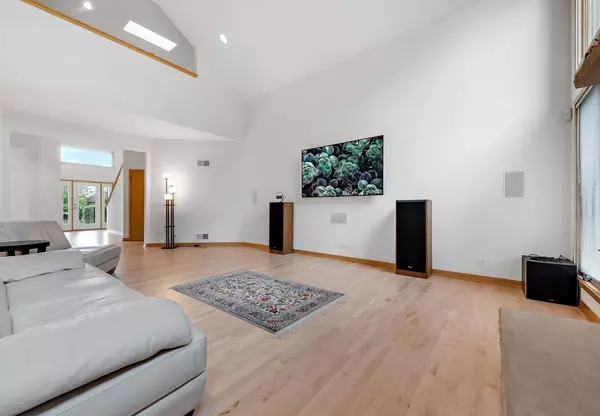 12165 Oxford Court, Lemont, IL 60439