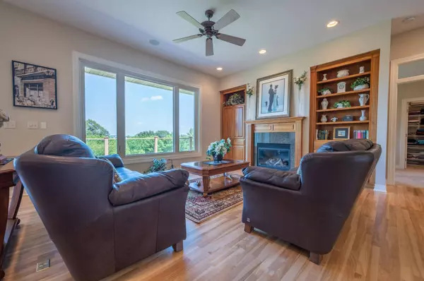 2909 4th ST SW, Rochester, MN 55902