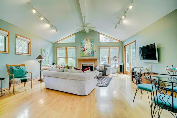 1329 4th ST S, Stillwater, MN 55082