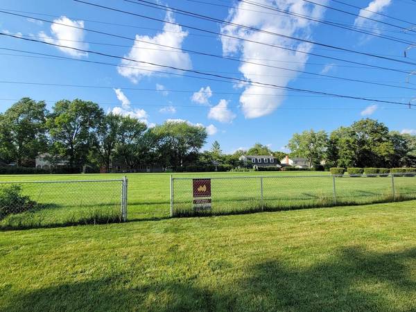 650 E Pompano LN, Palatine, IL 60074