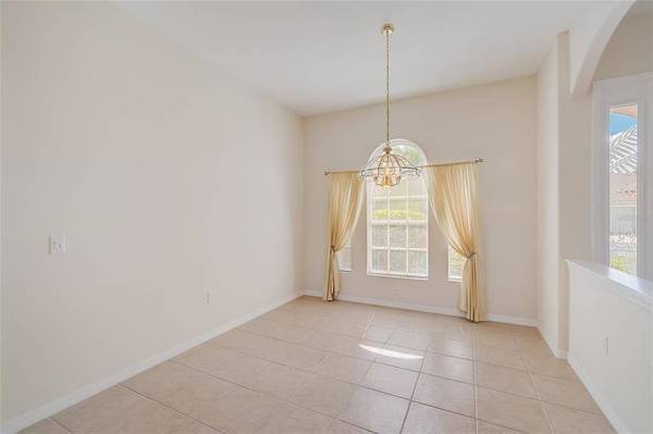 2926 BRAVURA LAKE DR, Sarasota, FL 34240