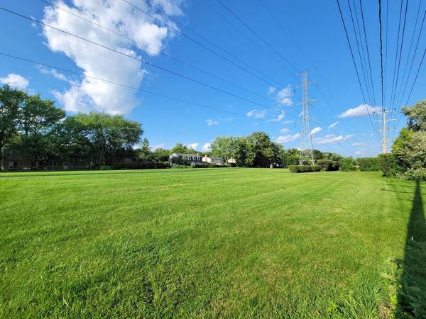 650 E Pompano LN, Palatine, IL 60074