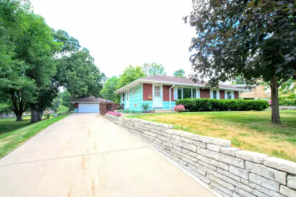 3400 W 88th ST, Bloomington, MN 55431