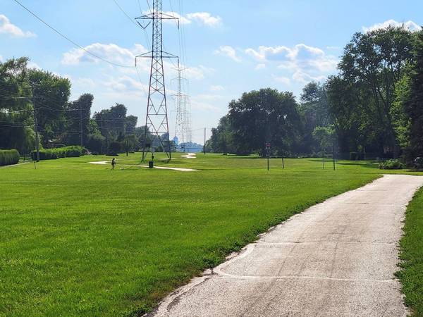 650 E Pompano LN, Palatine, IL 60074