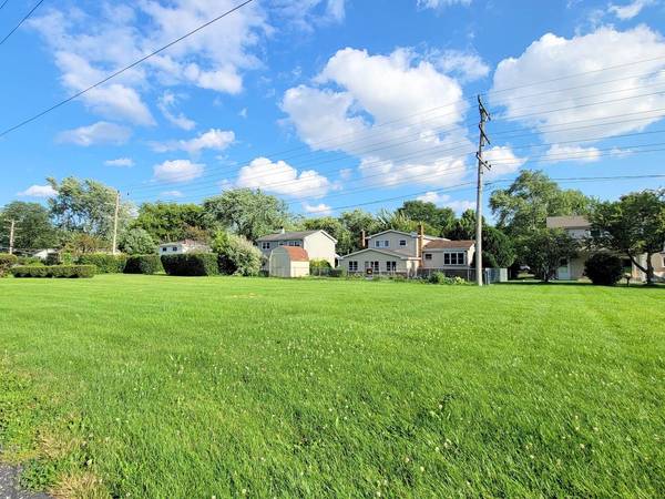 650 E Pompano LN, Palatine, IL 60074