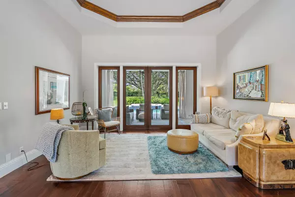 18492 SE Heritage DR, Tequesta, FL 33469