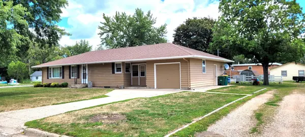 301 S Walnut ST, Belle Plaine, MN 56011