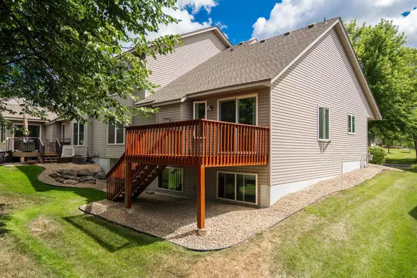 9149 Medley CIR, Golden Valley, MN 55427