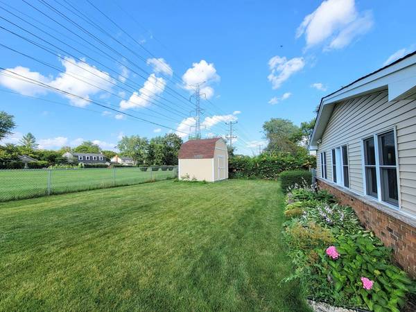 650 E Pompano LN, Palatine, IL 60074