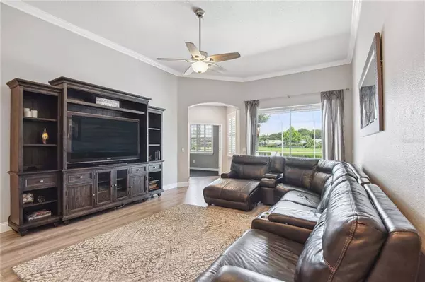 19613 MORDEN BLUSH DR, Lutz, FL 33558