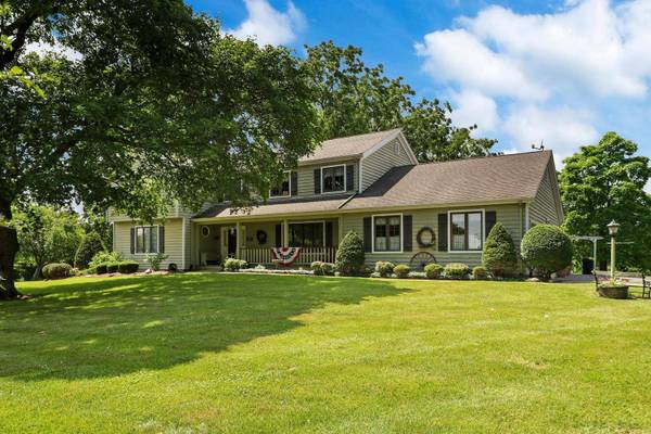 2036 Abbotsford DR, Inverness, IL 60010