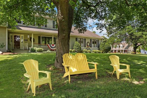 2036 Abbotsford DR, Inverness, IL 60010