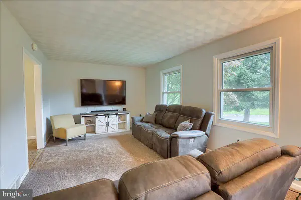 432 LOCUST RD, New Cumberland, PA 17070